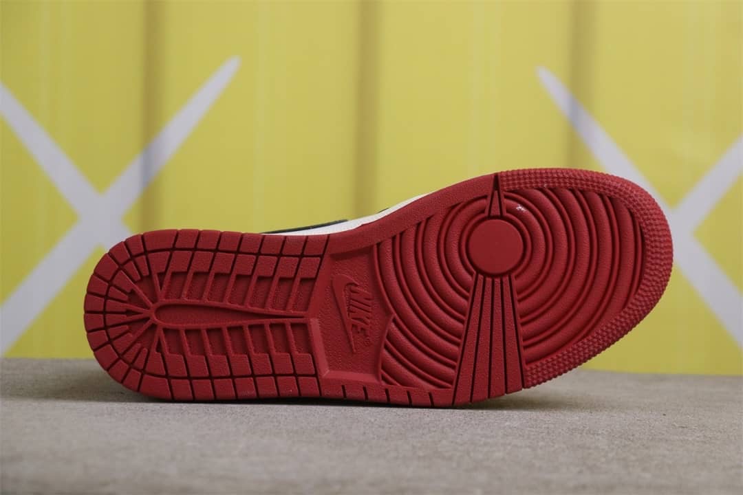 AIR JORDAN RETRO 1 HIGH OG CASUAL SHOES