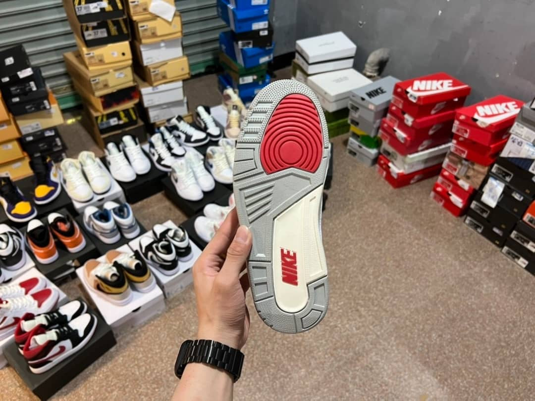 Jordan 3 Retro
White Cement Reimagined