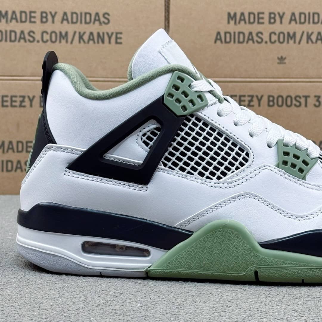 Jordan 4 Retro Seafoam