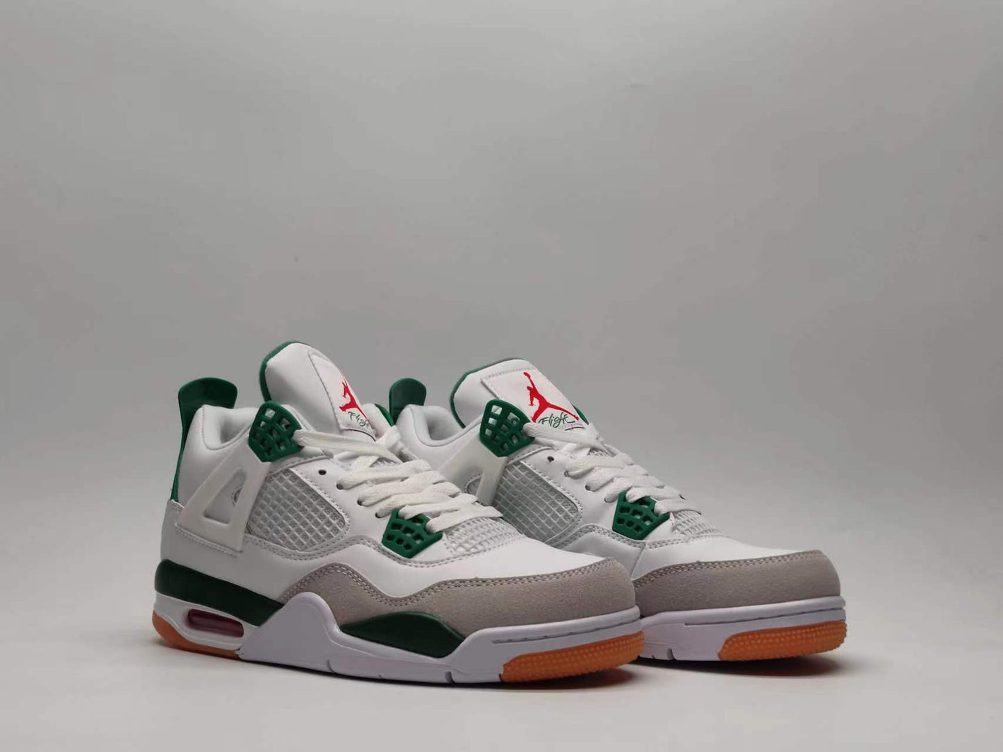 Nike SB x Air Jordan 4 Retro SP "Pine Green"