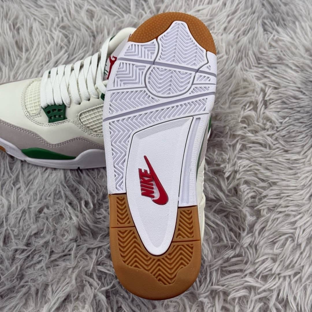 Jordan 4 Retro SB Pine Green