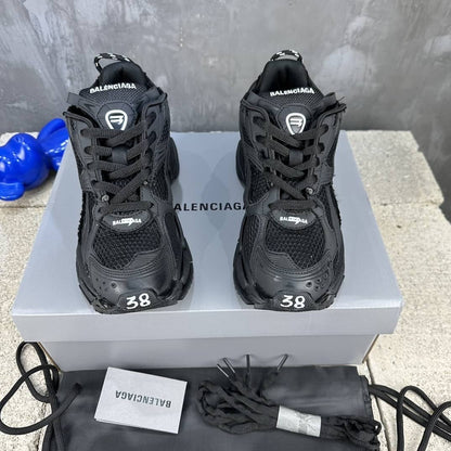 Balenciaga Runner Mattle Black