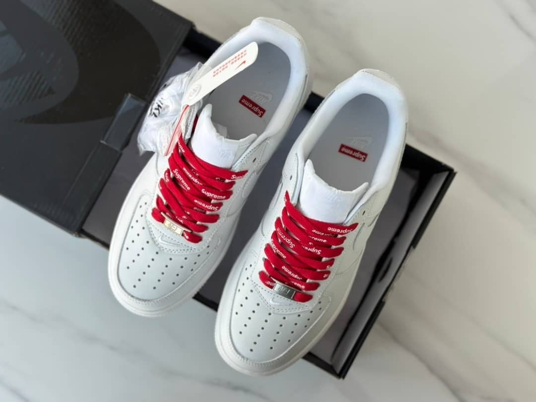 Nike - x Air Force 1 Low Supreme