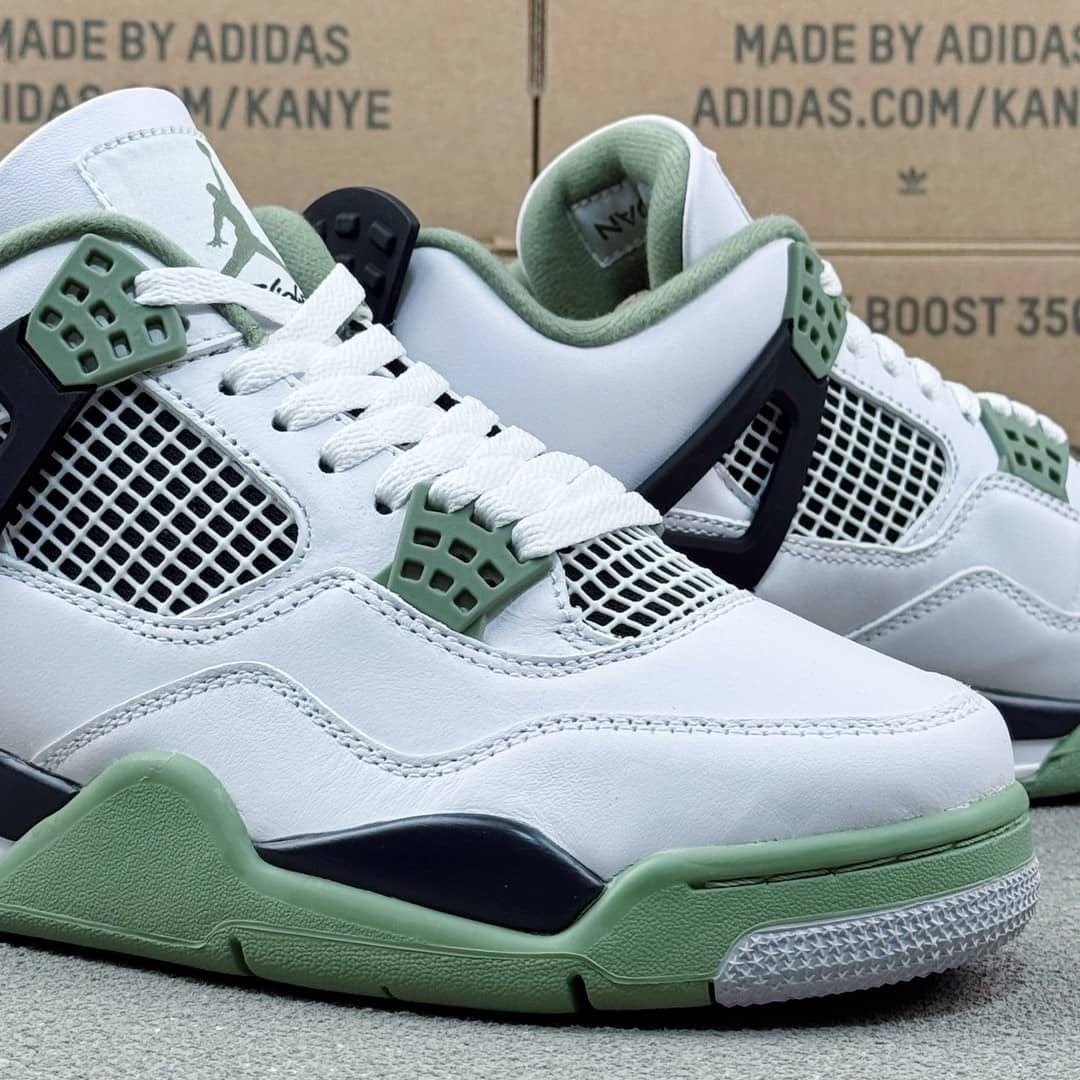 Jordan 4 Retro Seafoam