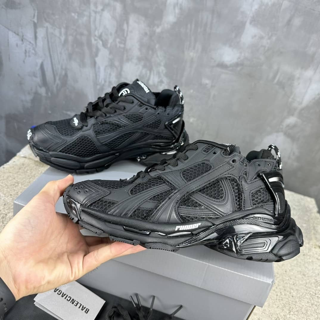 Balenciaga Runner Mattle Black