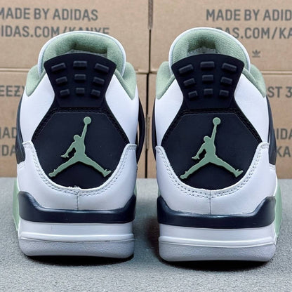 Jordan 4 Retro Seafoam