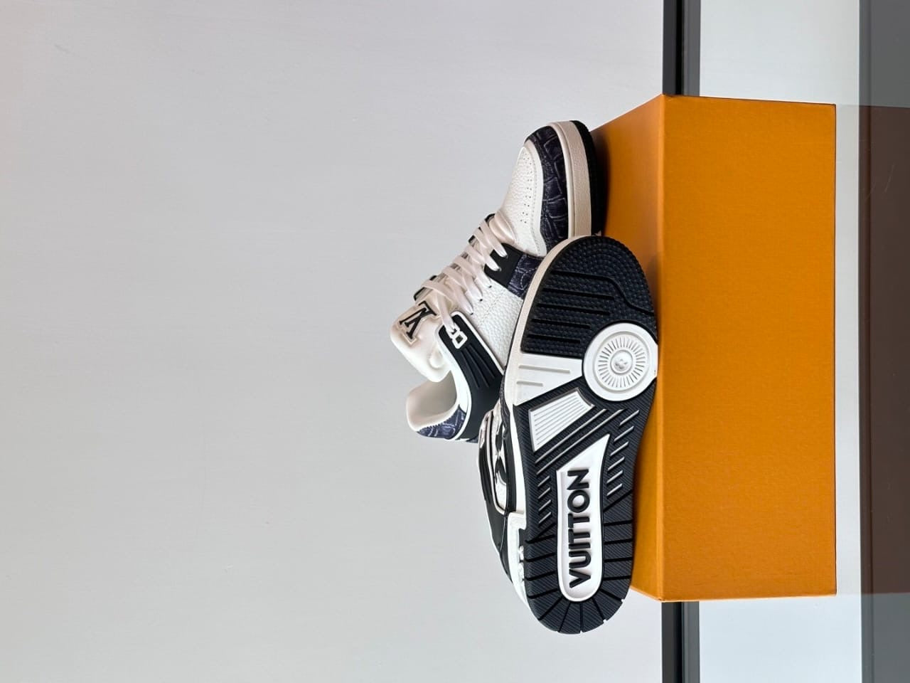 Lv Trainer Sneakers Shoes Louis Vuitton