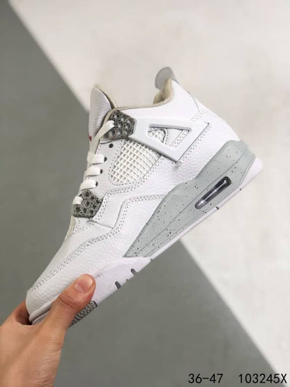 Jordan 4 Retro
White Oreo (2021)