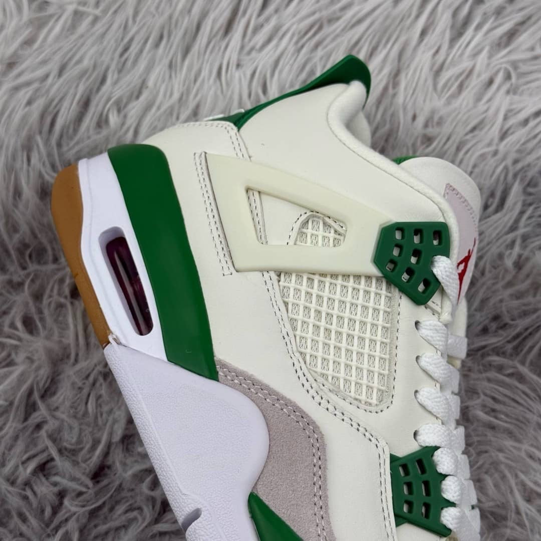 Jordan 4 Retro SB Pine Green