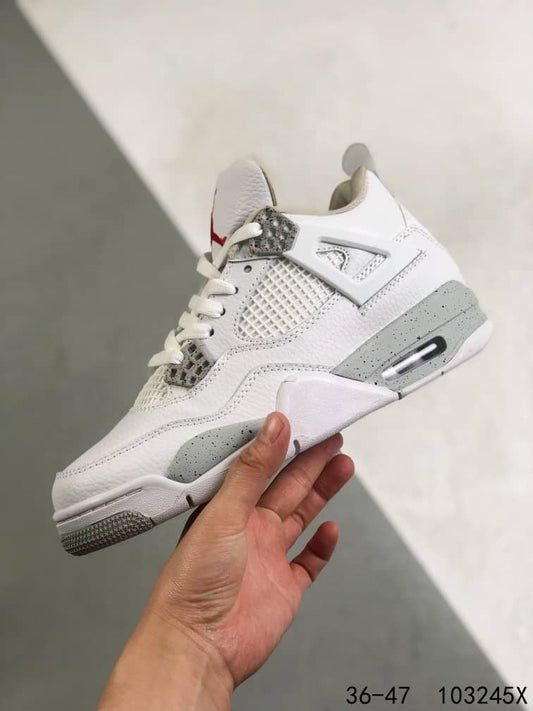 Jordan 4 Retro
White Oreo (2021)