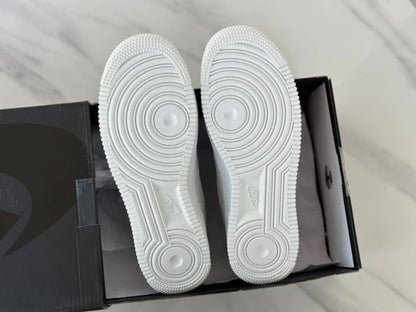 Nike - x Air Force 1 Low Supreme