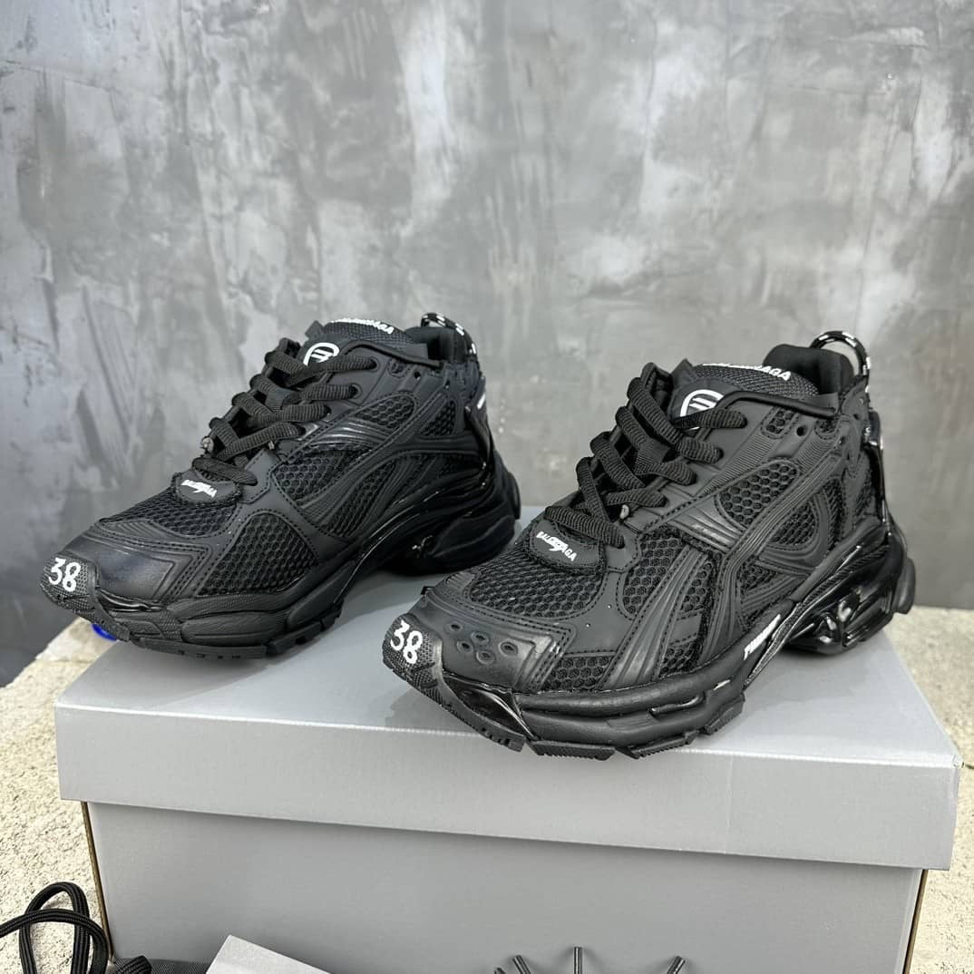 Balenciaga Runner Mattle Black